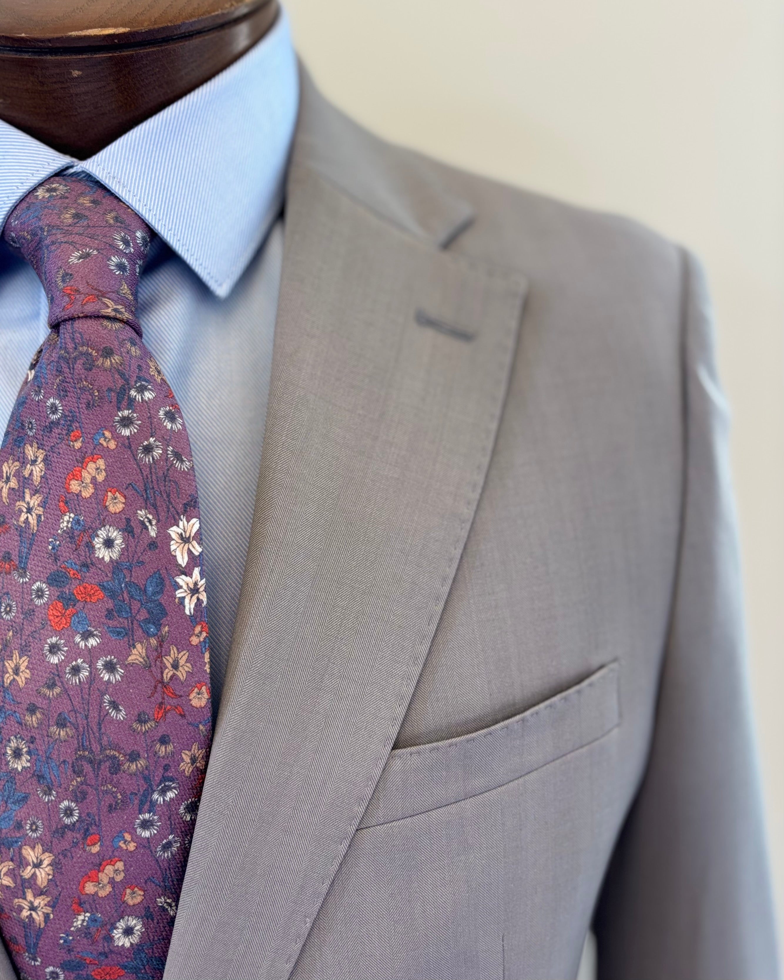 Men's Solid Grey Suit Hand Picked Edge CK